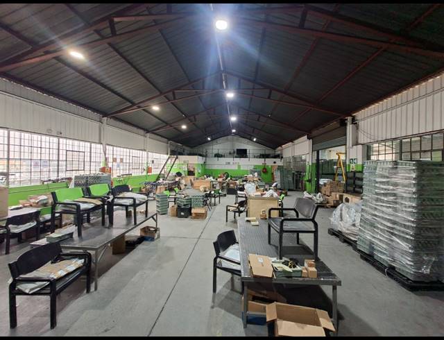 4,000M² WAREHOUSE FOR SALE IN ANDERBOLT